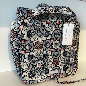 NWT: VERA BRADLEY, Grand Hanging Organizer, in Lisbon Medallion Print. Flawless